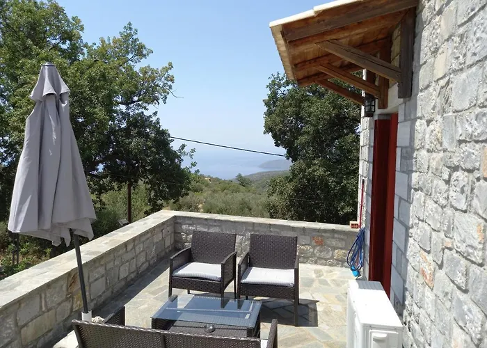 Pyrgos Nyaraló