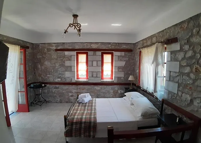 Nyaraló Pyrgos *