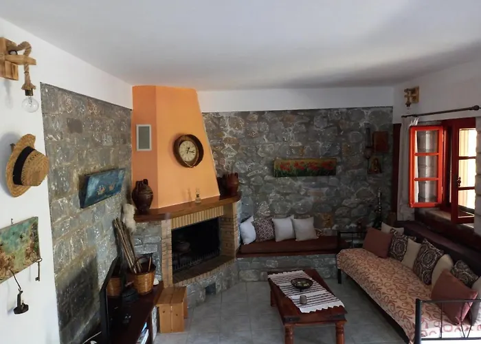 Nyaraló Pyrgos Tseria