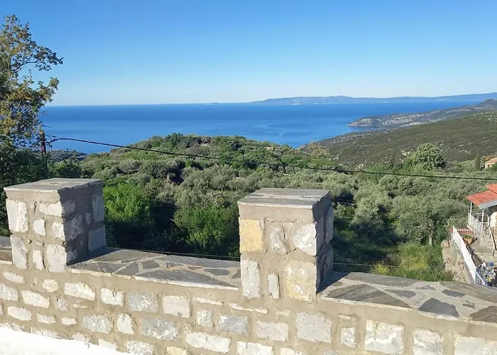 Nyaraló Pyrgos Tseria